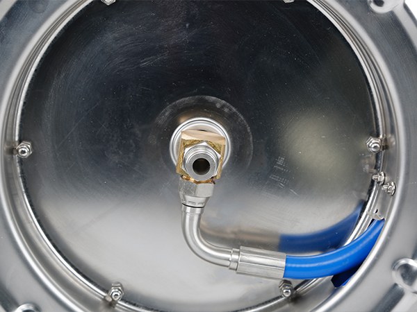 Front view of the axis detail of a hose reel.